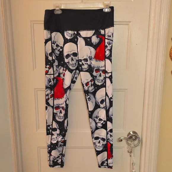 CVG ~ Santa Skulls Medium Full Length Reposh 💖 - Picture 1 of 2